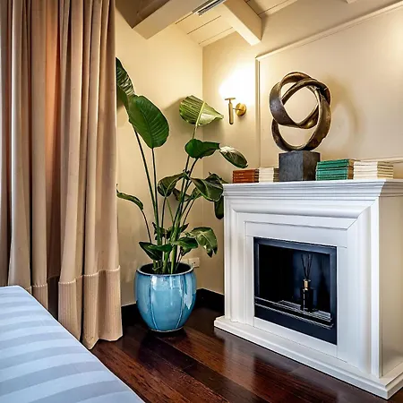 Ungherese Small Luxury Firenze