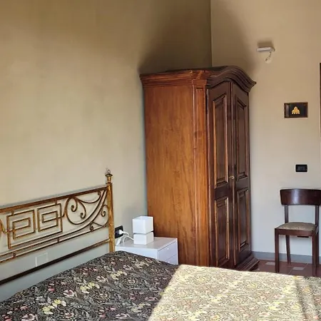 Vista Su Giardini Storici In Oltrarno Apartment *