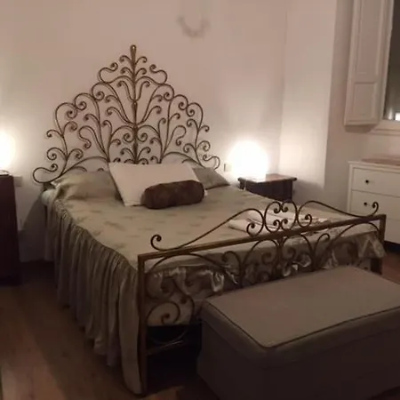 Double Large In Santo Spirito Oltrarno Homestay Florence