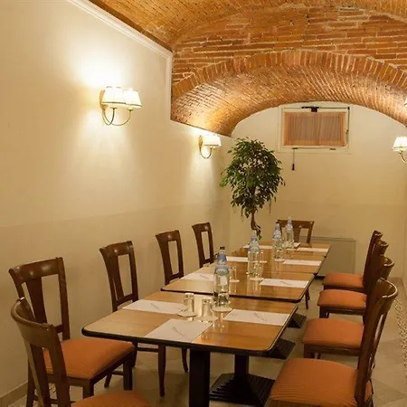 Embassy Hotel 4*