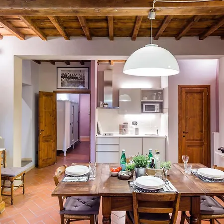 San Frediano Charming Apartment Florence