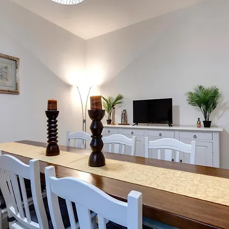 Apartment Rossini 4 Florence