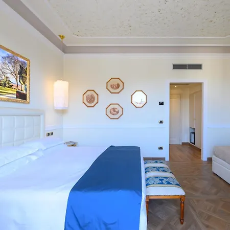 Otel Kraft 4*