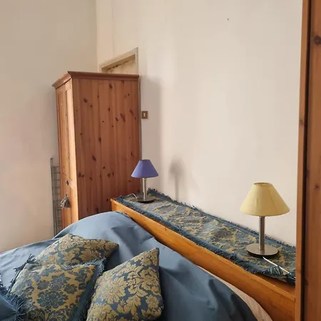 La Sede Dell'arte Monolocale E In Torre Medievale Vicino A Duomo E Piazza Signoria