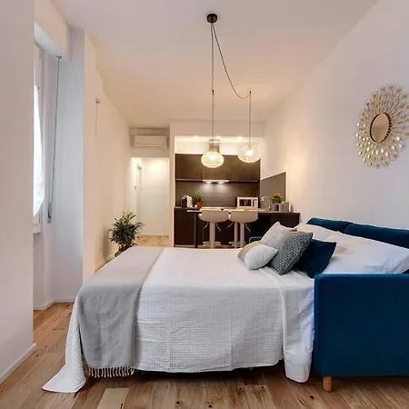 Nazionale Dream - Blu Pavone Daire Floransa