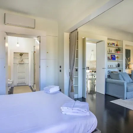 Beatrice - Sweet Dreams In Apartment *