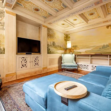 Yid Luxury Near Ponte Vecchio Apartment