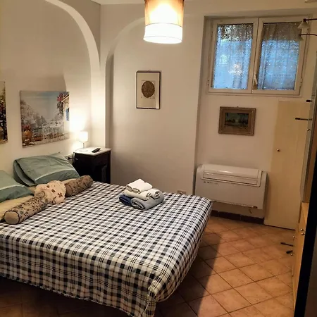 Florentine Style In San Frediano Apartment *