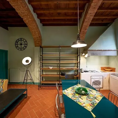 Raffinato Trilocale San Frediano *