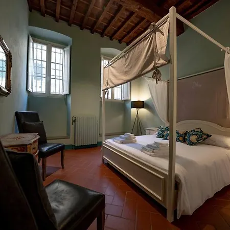 Raffinato Trilocale San Frediano * Florence