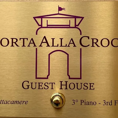 Porta Croce Pensión *