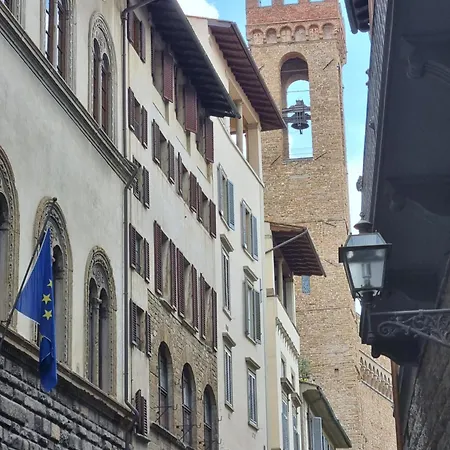 La Sede Dell'arte Monolocale E In Torre Medievale Vicino A Duomo E Piazza Signoria Florence