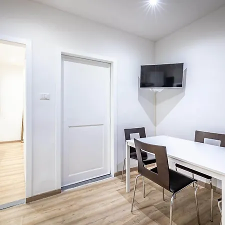 Yid Lovely Sangallo Apt Apartment