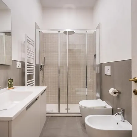 New Duomo & Galleria Accademia Apartment Florence