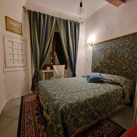 La Sede Dell'arte Monolocale E In Torre Medievale Vicino A Duomo E Piazza Signoria Florencia