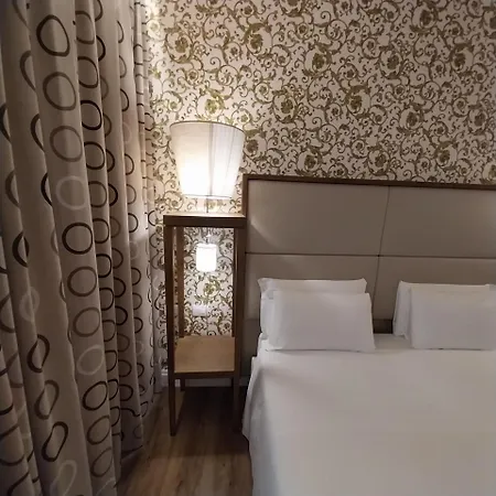 Montreal Hotel 3*