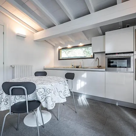Apartment Yid Little With Garden