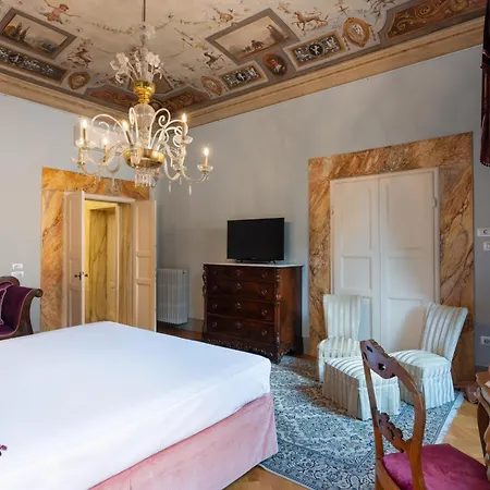 Alojamento de Acomodação e Pequeno-almoço Piazza Pitti Palace - Residenza D'epoca Florença