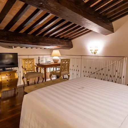 Golden Tower & Hotel Florencja