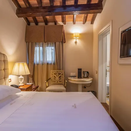 Golden Tower & Otel Floransa