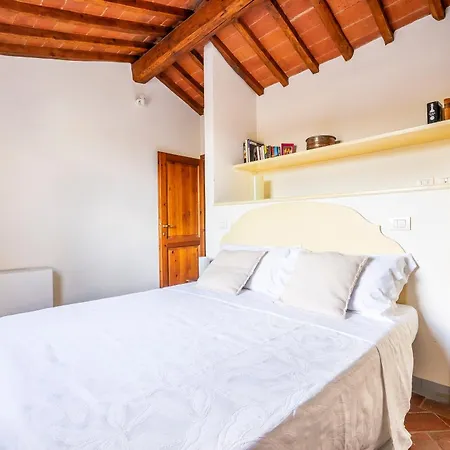 Apartment Piazza Santa Croce Florence