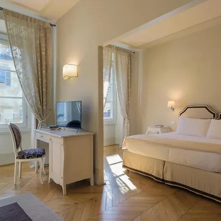 Palazzo Della Stufa Residenza D'epoca Florence