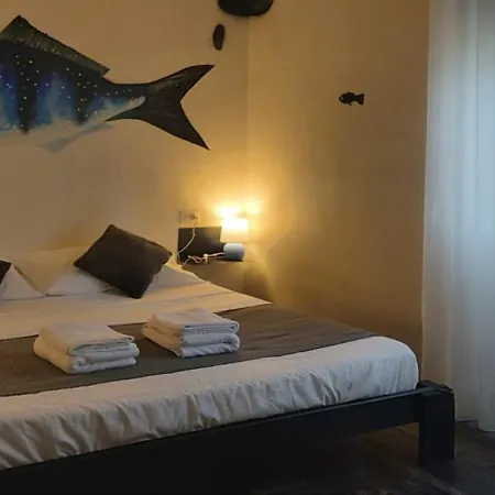 Bed & Breakfast Street Art