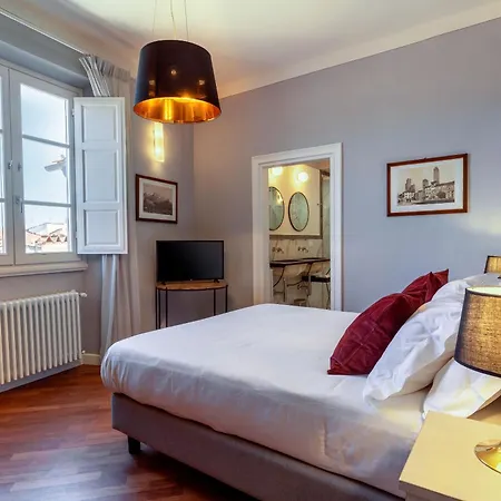 Genteel Piazza Pitti Apartment *