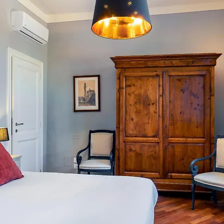 Genteel Piazza Pitti Apartment Florence