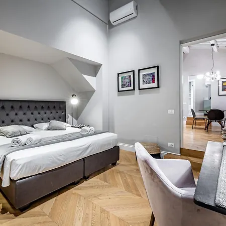 Hs4u Ricasoli Luxury Near Duomo N.1 Apartment