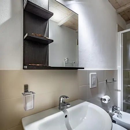 Roommo Beccaria * Florence