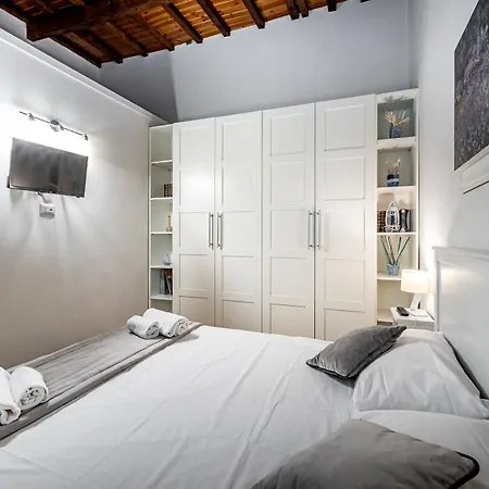 Roommo Beccaria Florence