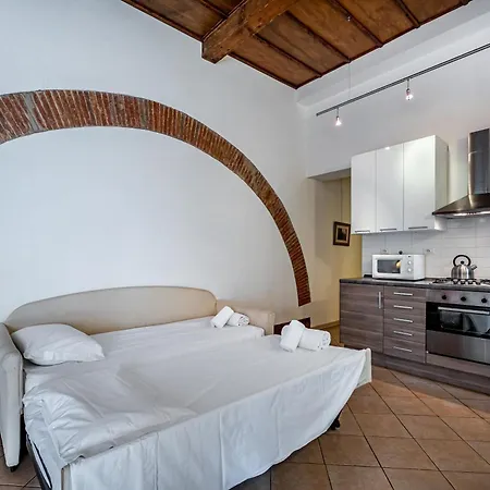 Roommo Beccaria Florence