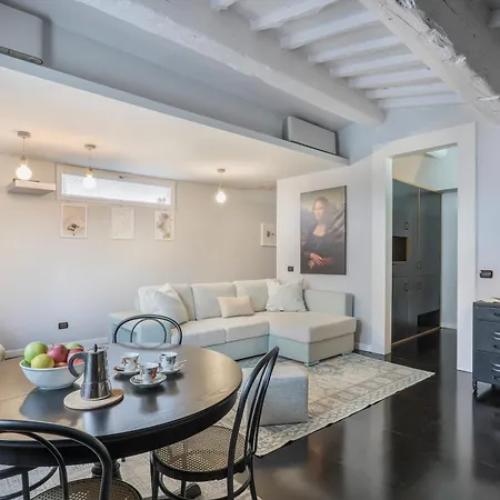 Dante - Sweet Dreams In Apartment Florenz