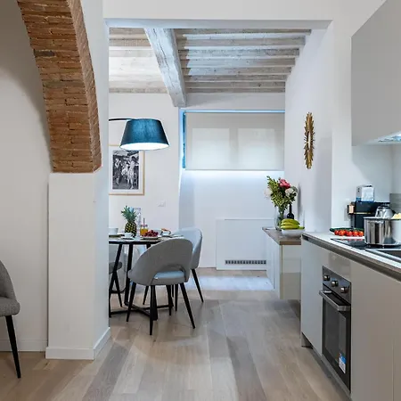 Algila Lifestyle Tornabuoni Apartment *