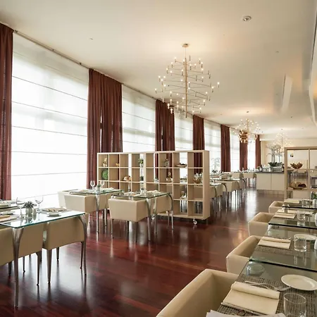 Hilton Metropole 4*