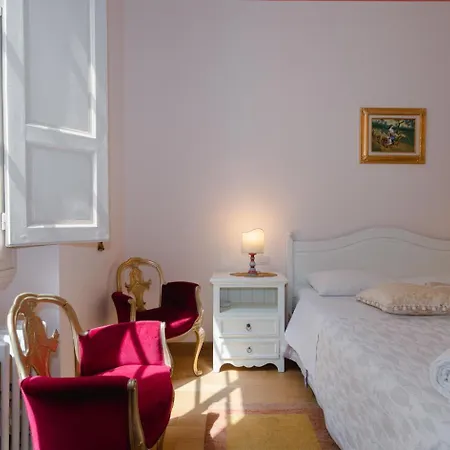 Apartment Ghibellina Elegant With 4 Bedrooms *