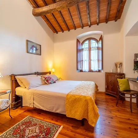 Charming Florentine Hideout Apartment