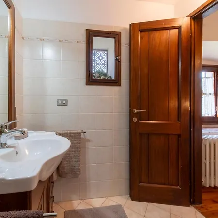 Charming Florentine Hideout Apartment