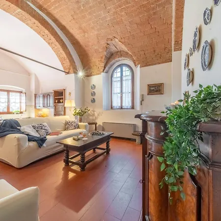 Charming Florentine Hideout Apartment *
