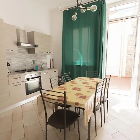 Amalia Via La Farina Apartment