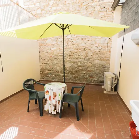 Amalia Via La Farina Apartment Florence