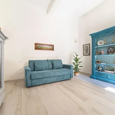Casa Lorenzo With A Quiet Tiny Patio Διαμέρισμα