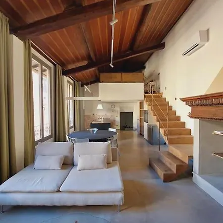 Ponte Vecchio - Luxury - Town Center Apartment *