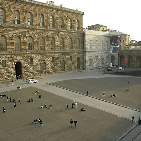 Ponte Vecchio - Luxury - Town Center Apartment