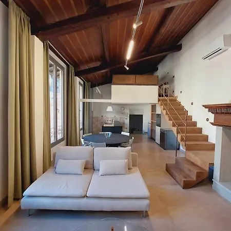 Ponte Vecchio - Luxury - Town Center *