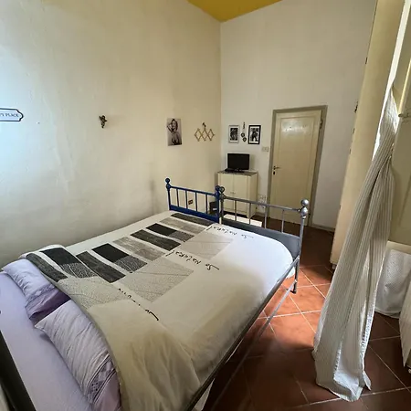 Apartman Il Segreto Di Via Laura - House In *