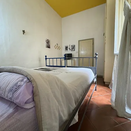 Il Segreto Di Via Laura - House In Apartman