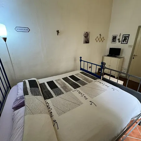 Apartman Il Segreto Di Via Laura - House In