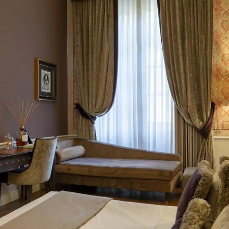 Palazzo Roselli Cecconi Hotel